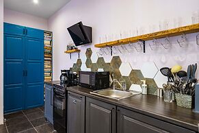 BookCase Hostel