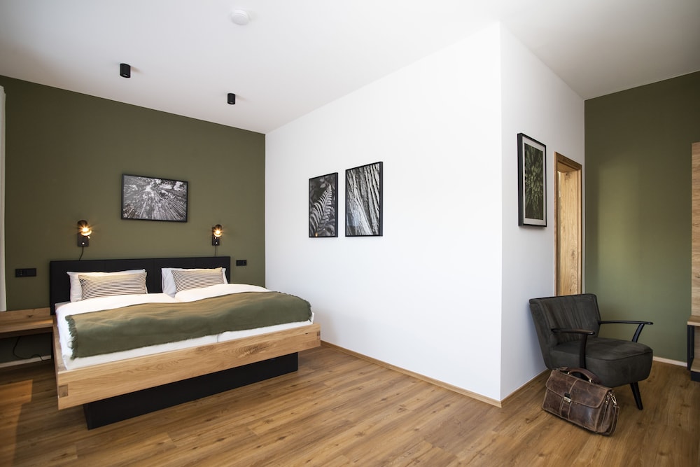 Holzfellas Hotel & Restaurant