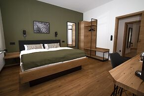 Holzfellas Hotel & Restaurant
