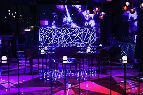 W Chengdu