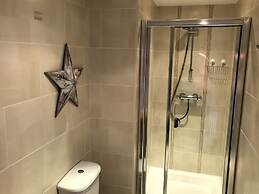 Immaculate 3-bed Apartment in Dundrum Co Down