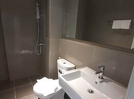 Dhanakarn5 Hotel