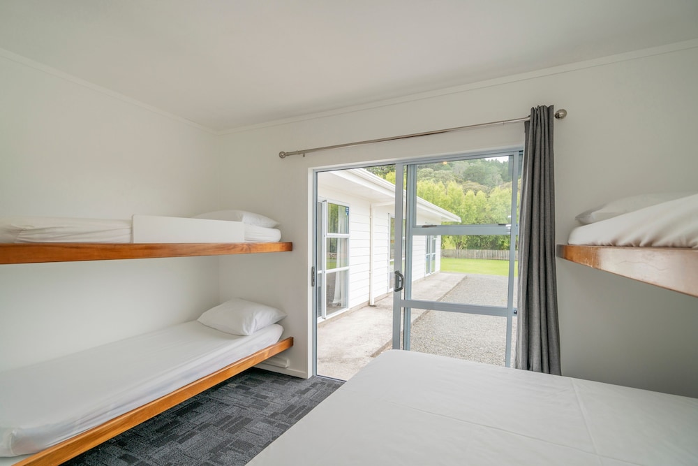 Coromandel Shelly Beach TOP 10 Holiday Park