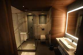 Aria Resort and Spa