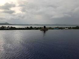 Aria Resort and Spa