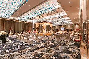 Aria Resort and Spa