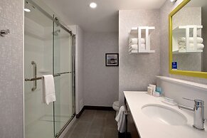 Hampton Inn & Suites Ottawa West