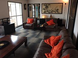 Jonni’s Place