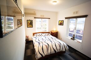 Jonni’s Place