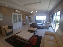 Splendid Villa 2015