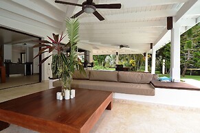 Las Terrenas Front Beach And Garden Villa With Private Staff