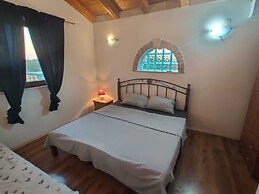 Family Rustic House With Private Pool