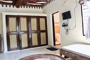 Room-a Wonderful Beach Property in Diani
