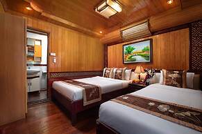 Halong Bay Cruise For Backpackers