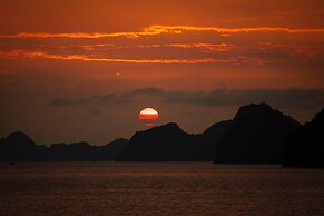 Halong Bay Overnight Cruise