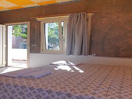 Studio Quiet And Peaceful And Very Relaxing With Kitchen, Shared Pool 