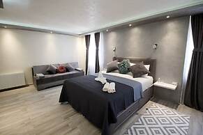 Alessio Premium Rooms - Triple Bedroom