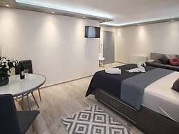 Alessio Premium Rooms - Triple Bedroom
