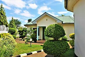 Amazing Arusha Furaha Lodge