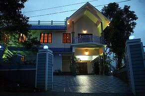 Room-1 Bedroom With Balcony Mountain Vie