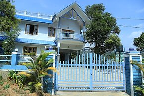Room-1 Bedroom With Balcony Mountain Vie