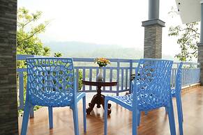 Room-1 Bedroom With Balcony Mountain Vie