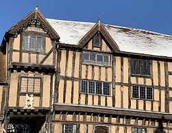 Stylish Central House Next To Warwick Castle