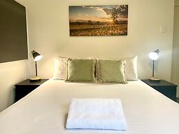 Esk Caravan Park & Motel