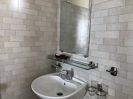 Le Tram Guesthouse