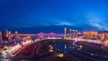 Crowne Plaza Dalian Xinghai by IHG