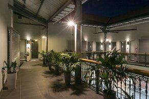 Marketplace Suites