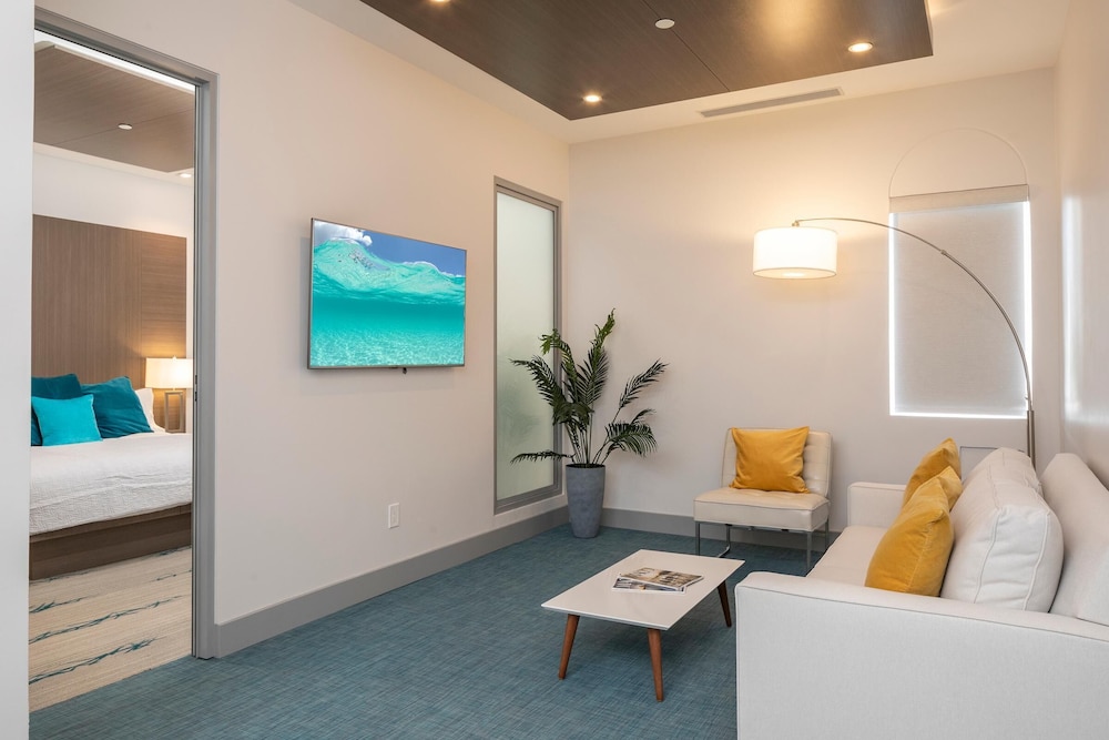 Marketplace Suites