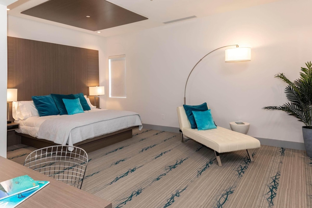 Marketplace Suites