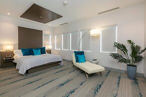 Marketplace Suites