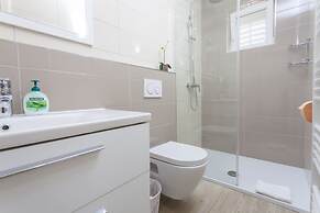 Apartments & Rooms Alagic