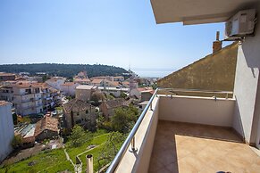 Apartments & Rooms Alagic