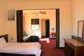 Universal Residence