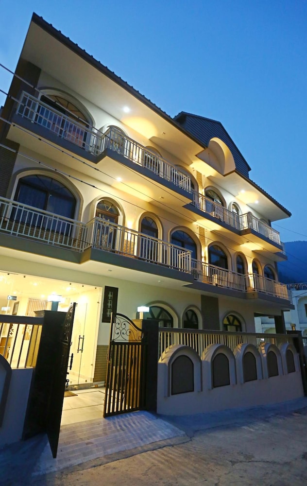 Hotel Vedas Tapovan