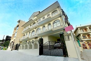 Hotel Vedas Tapovan