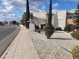 Spacious and Modern 2 bed Apartment in Peyia