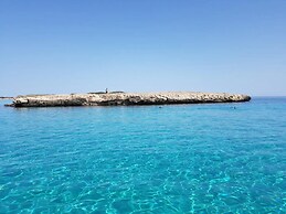 Spacious and Modern 2 bed Apartment in Peyia