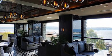 Tonight Hotel Port