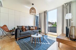 Modern 1BD w AC & Balcony