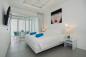Luxury Apartment Unique Residences