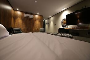Ninespot Hotel