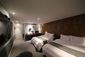 Ninespot Hotel