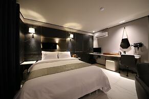 Ninespot Hotel