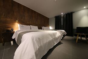 Ninespot Hotel