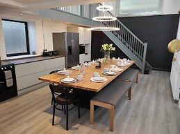 Onyx House