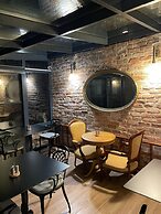 Andi Hotel